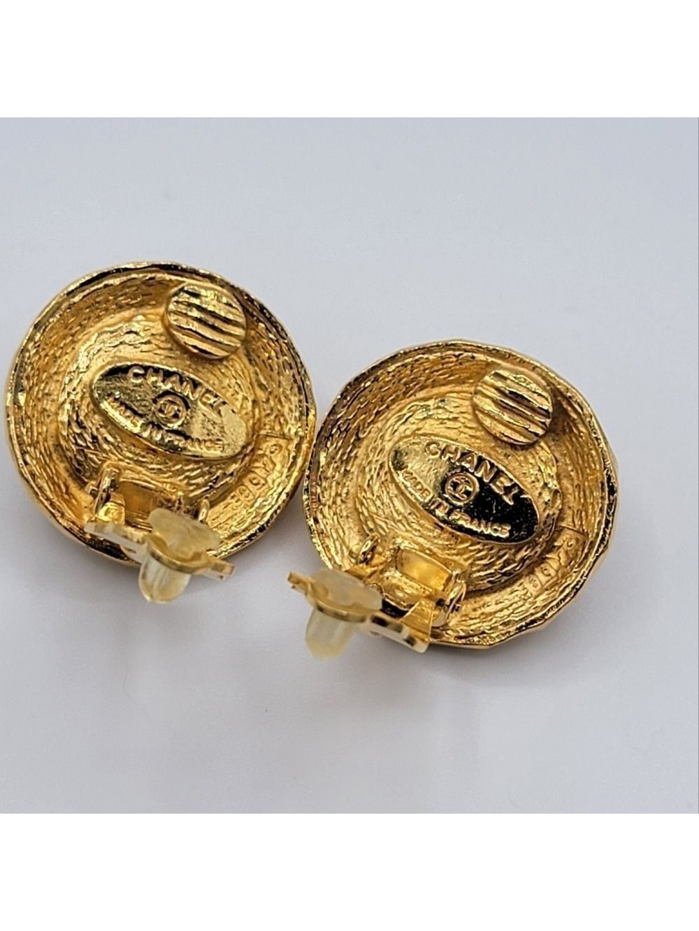 Chanel Goldtone Earrings Vintage Clip On - Picture 10 of 15